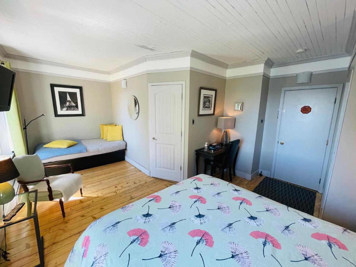 Manoir Du Sept-iles 3*