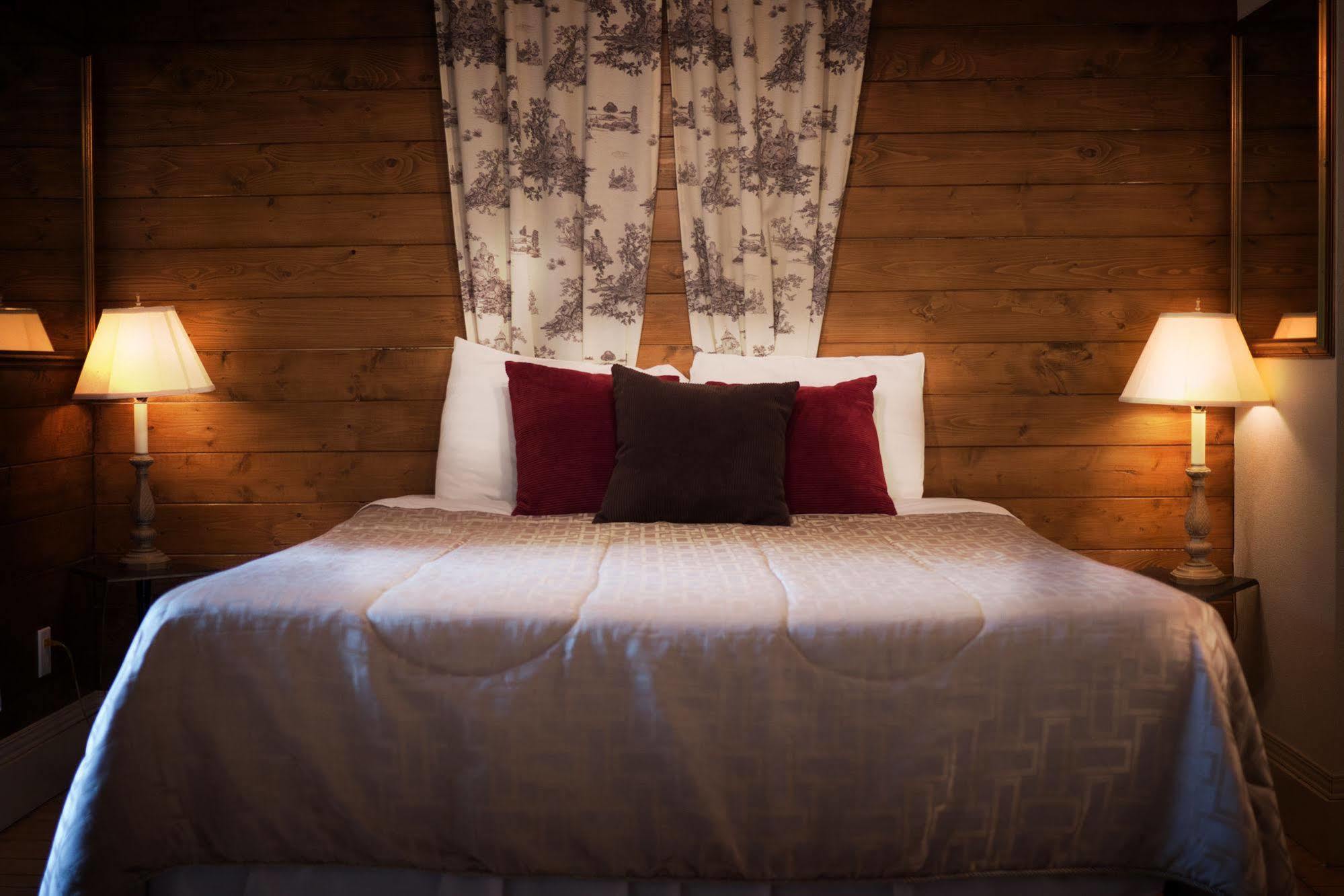 Manoir Du Sept-iles Inn